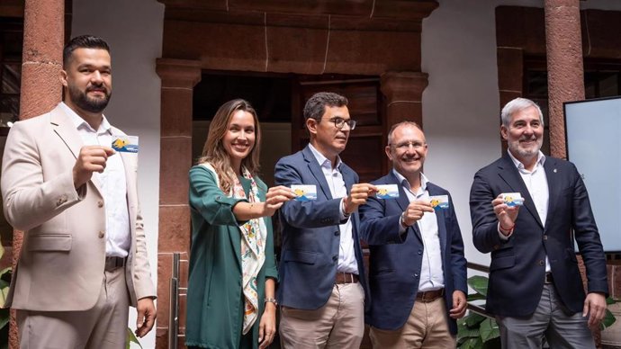 Acto de presentación de la nueva imagen del Bono Residente Canario en La Palma