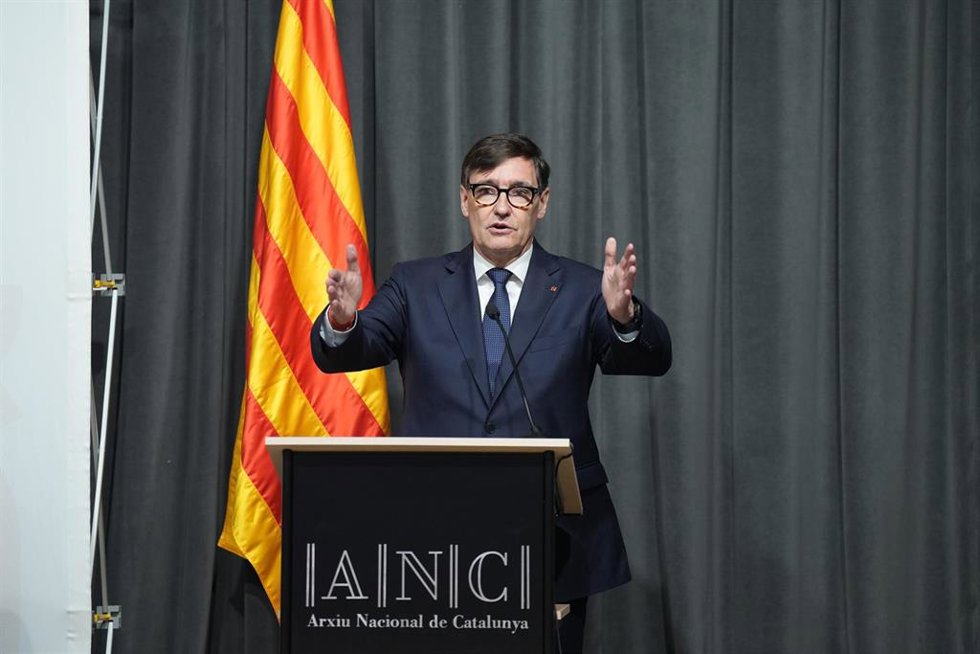 El presidente de la Generalitat de Catalunya, Salvador Illa, durante el acto oficial de ingreso del fondo documental de Convergència Democràtica de Catalunya (CDC) al Arxiu Nacional de Catalunya (ANC),  