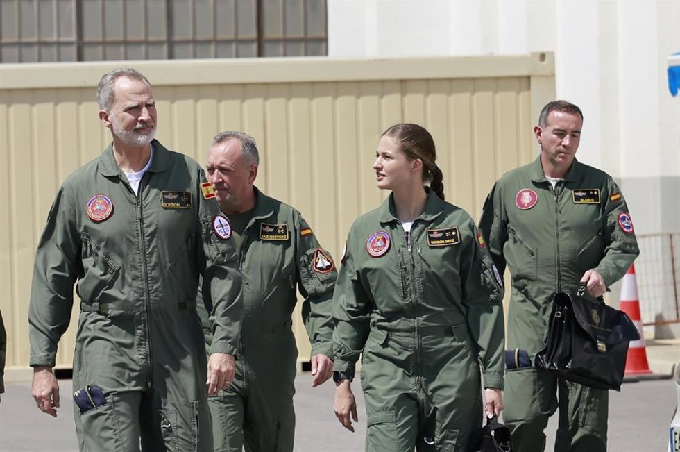 Vuelo de Instrucción de la princesa Leonor junto a su padre, Felipe VI, en la Academia General del Aire y del Espacio, a 18 de junio de 2026, en San Javier (Murcia)