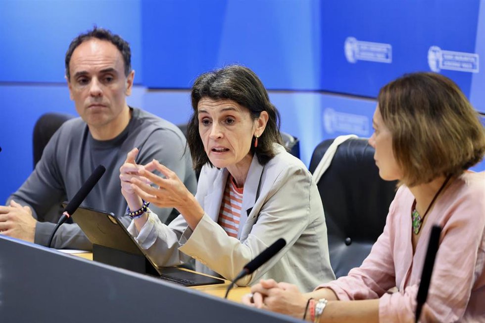 La consejera vasca de Bienestar, Juventud y Reto Demográfico, Nerea Melgosa, en rueda de prensa.