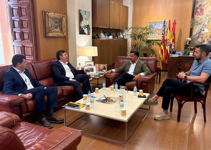 Reunión con el alcalde de Elche, Pablo Ruz