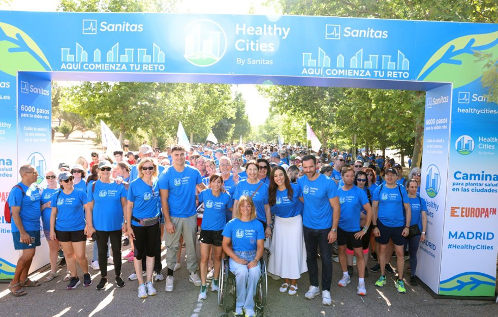 Sanitas concluye su 11ª 'Healthy Cities' con una caminata ciudadana en Madrid, acción que aboga por prevención