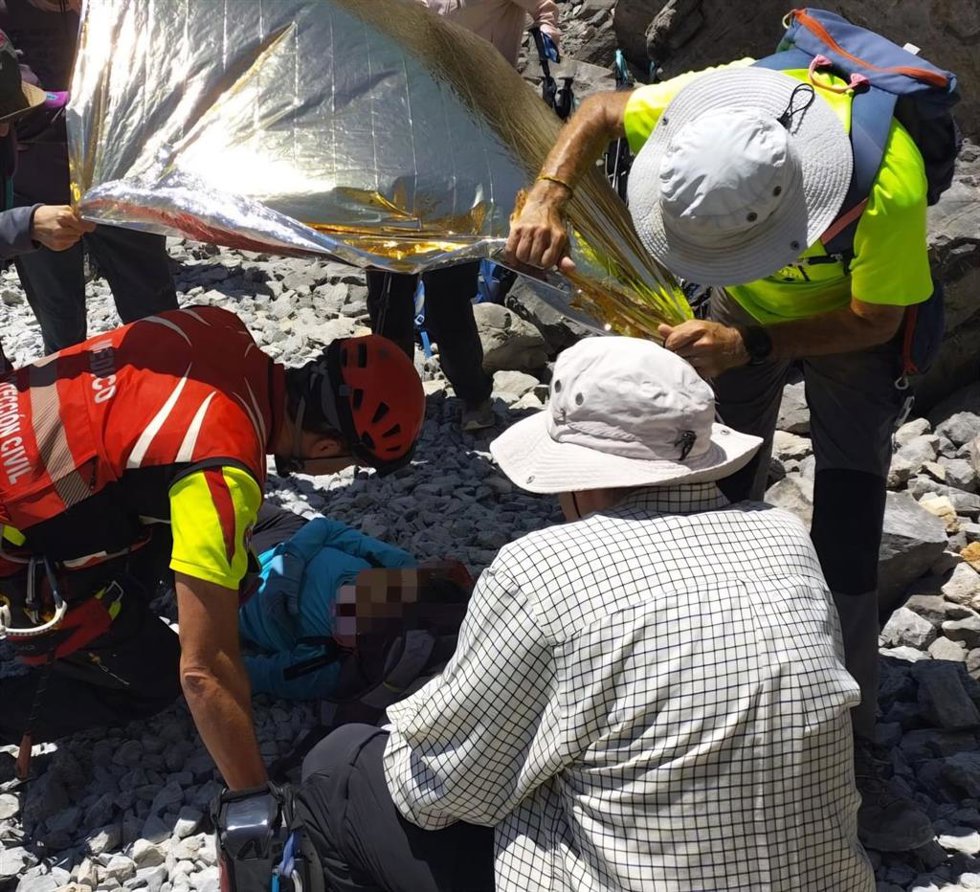 Rescate a una senderista en Picos de Europa
