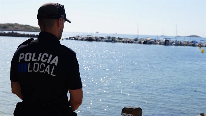 Policía Local de Eivissa en un dispositivo de vigilancia del litoral
