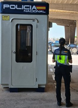 Cabina de control de vehículos en el Puerto de Melilla