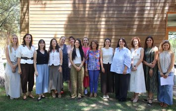 Banco Santander y Fundación Integra culminan con éxito la X edición de “De Mujer a Mujer”, un programa que impulsa la empleabilidad de mujeres víctimas de violencia