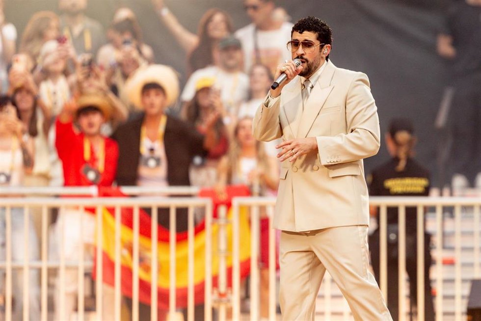 El cantante Bad Bunny actúa durante su último concierto, en el Riyadh Air Metropolitano, a 15 de junio de 2026, en Madrid (España). 