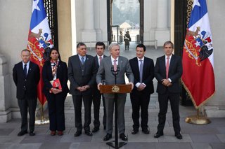 Santiago 3 de julio 2026. El Presidente de la Republica, Jose Antonio Kast, realiza un punto de prensa junto los presidentes de partidos oficialistas Dragomir Yankovic/Aton Chile