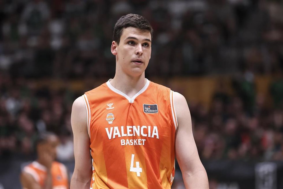 Jaime Pradilla durante un partido con el Valencia Basket