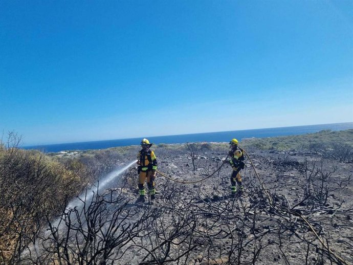 Controlado un incendio forestal en Biniancolla tras quemar dos hectáreas