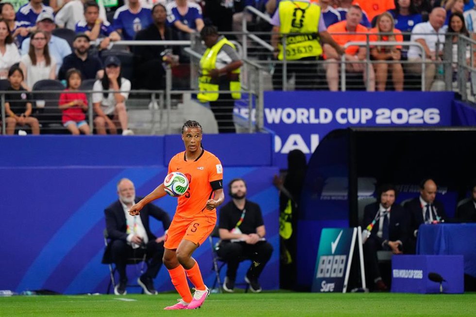 Nathan Aké, durante un partido.