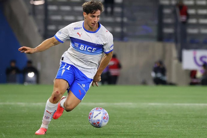Futbol, Universidad Catolica vs Universidad de Concepcion, campeonato 2026 Fecha 15, Liga de Primera 2026. El jugador de Universidad Catolica Clemente Montes, es fotografiado durante un partido de primera contra Universidad de Concepcion disputado en el