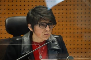 Santiago, 3 de julio de 2026.  ***POR ORDEN JUDICIAL NO SE EXHIBE ROSTRO DE IMPUTADO***  El Sexto juzgado de Garantia de Santiago formaliza a Dayonis Orozco, sujeto extraditado desde Colombia por el homicidio de Ronald Ojeda y el Carabinero Emmanuel