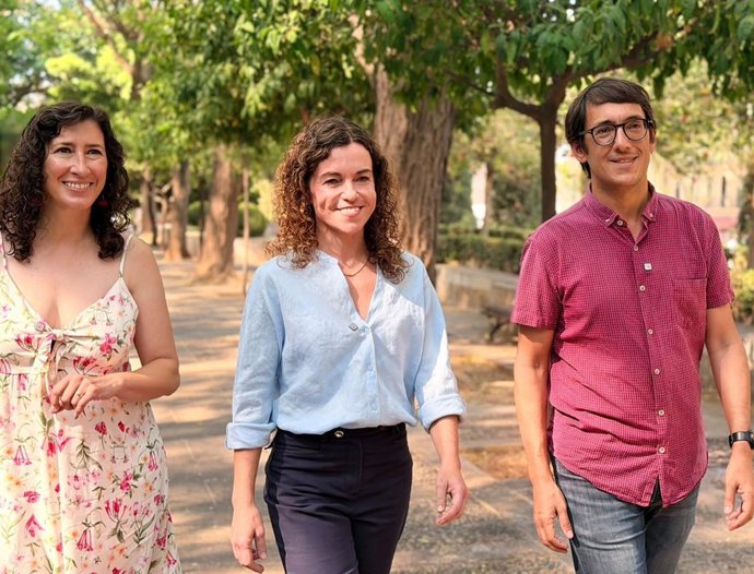 Amanda Fernández, Rosario Sánchez y Iago Negueruela.