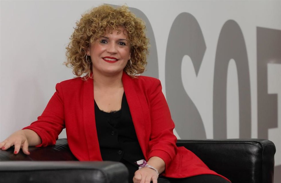 Archivo - La secretaria general del PSOE de Huelva y alcaldesa de San Bartolomé de la Torre, María Eugenia Limón.