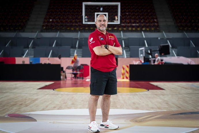 Chus Mateo durante una concentración con la selección española de baloncesto