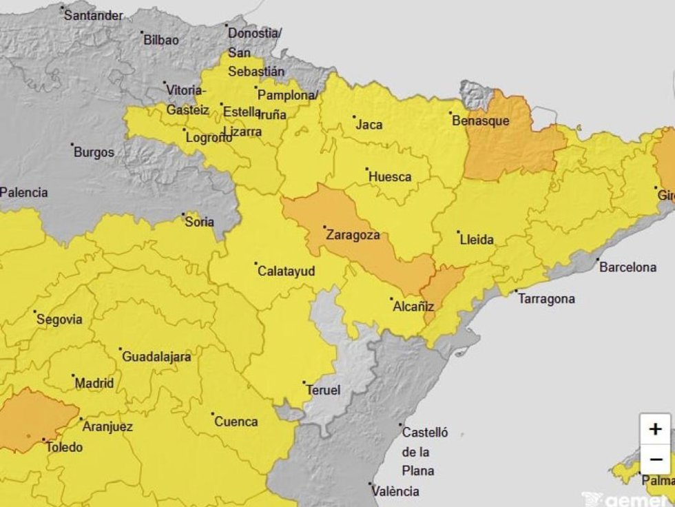 Mapa con los avisos de la Aemet por altas temperaturas para este domingo.