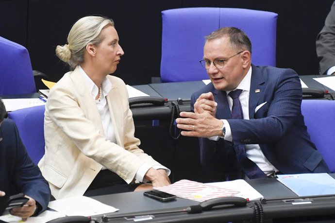 Archivo - July 9, 2025, Berlin, Berlin, Deutschland: Alice Weidel und Tino Chrupalla in der 17. Sitzung des 21. Deutschen Bundestages im Reichstagsgebäude. Berlin, 09.07.2025
