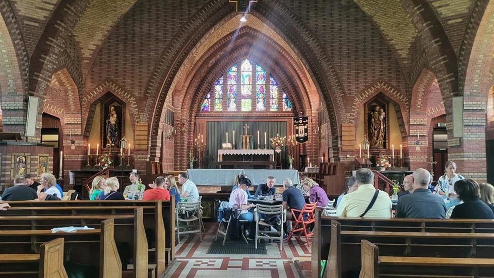 Reunión dentro del proyecto europeo RELIHE celebrada en un templo de la ciudad neerlandesa de Groningen y en la que participó una delegación de la DPZ .