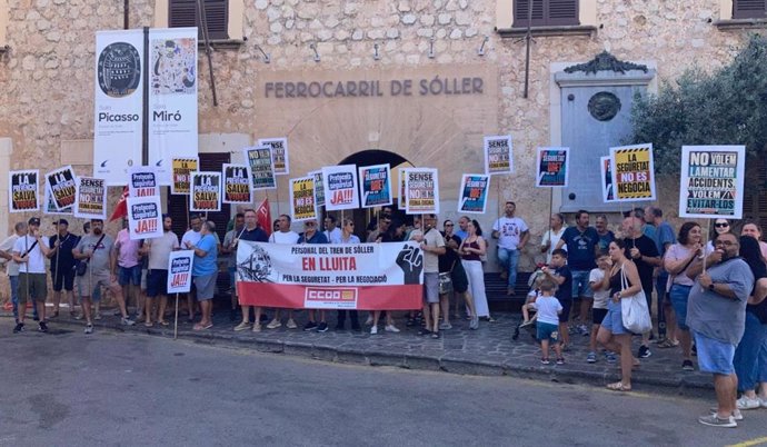 Protesta de los trabajadores del tren de Sóller.