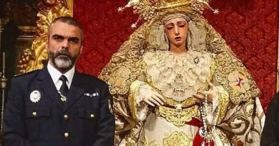 Francisco Javier Santos Arteaga, policía local condecorado en 2010 por rescatar a un hombre que se estaba ahogando en el río.