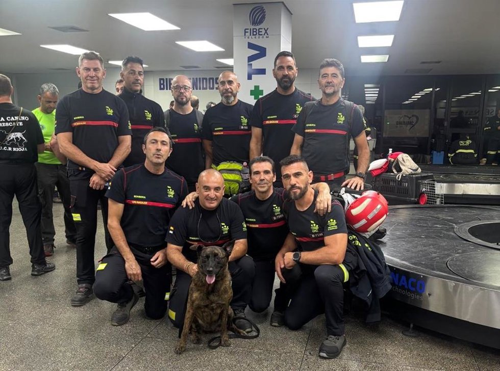 Equipo de bomberos de la Diputación de Badajoz que ha ayudado en labores de rescate en Venezuela tras los terremotos del pasado 25 de junio de 2026.