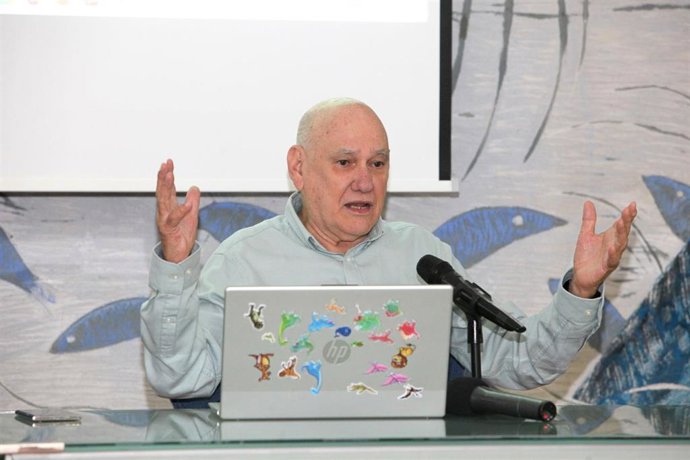 El Gran Maestro Silvino García reivindica en León el ajedrez como un símbolo de identidad cubano