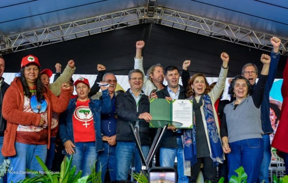 Regularización de tierras ocupadas por el MST en Paraná, Brasil