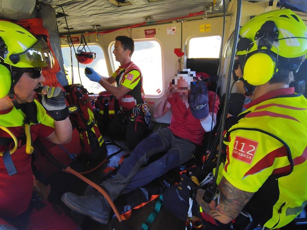 Rescatado un senderista con traumatismo craneoencefálico y herida abierta en Picos de Europa