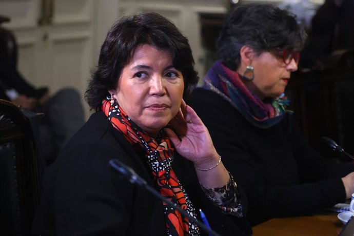 Santiago, 1 de julio 2026. Se realiza punto de prensa tras la conformacion de una mesa politica, que reune al ministro de Hacienda, la presidenta del Senado, senadores oficialistas y de oposicion, en la Sede Santiago del Congreso Nacional. Jonnathan