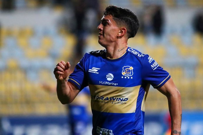 Futbol, Everton  vs San Luis Fecha 3, Copa Chile 2026. El jugador de Everton Julian Alfaro, celebra con sus campaneros, tras marcar un gol contra San Luis, durante el partido de Copa Chile realizado en el estadio Sausalito de Vina del Mar,