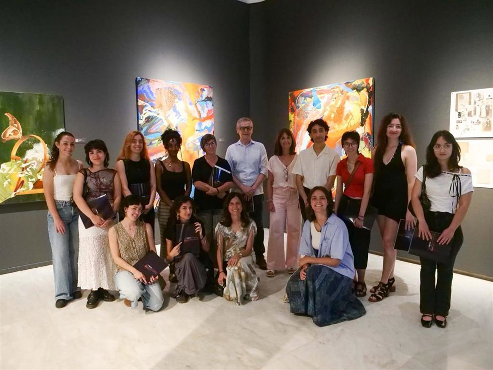 Un momento de la inauguración de la muestra colectiva 'La meta invisible/cargando...' de la Facultad de Bellas Artes de Málaga.