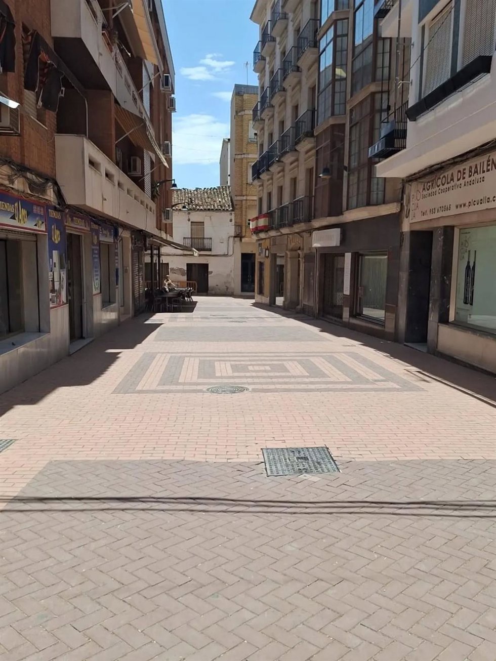 Archivo - Una calle de Bailén.