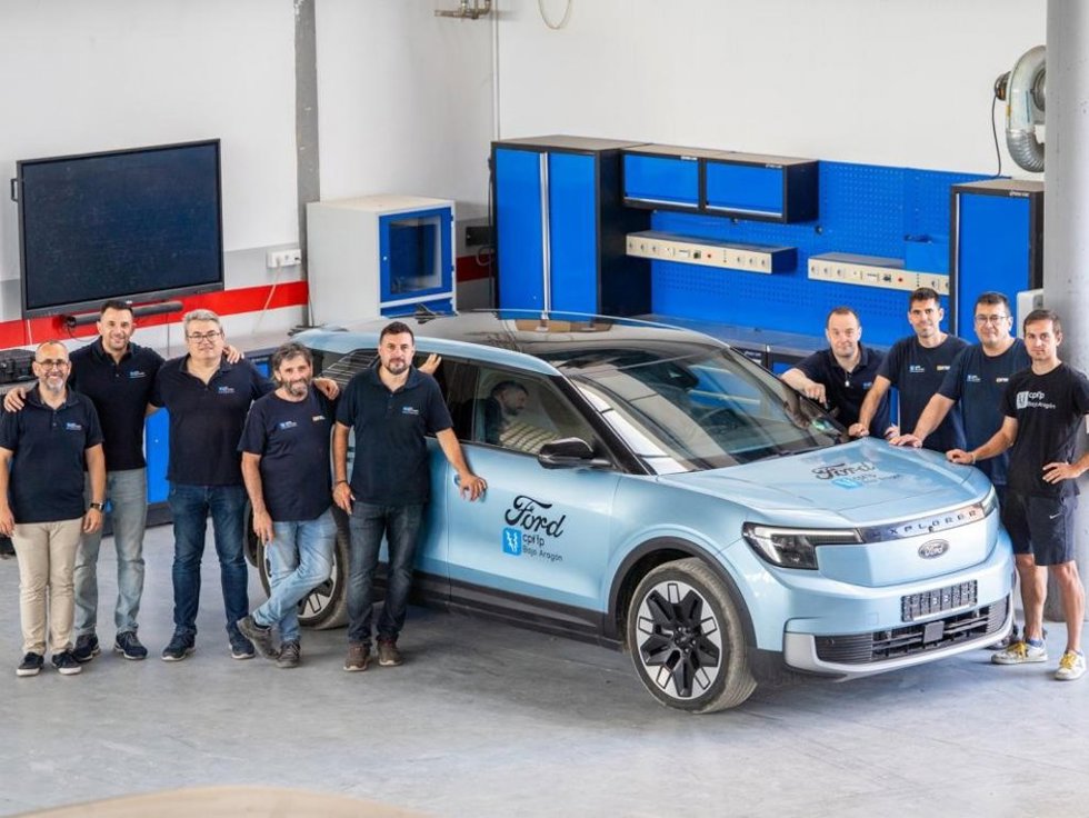 El CPIFP Bajo Aragón y Ford España firman un acuerdo de colaboración.