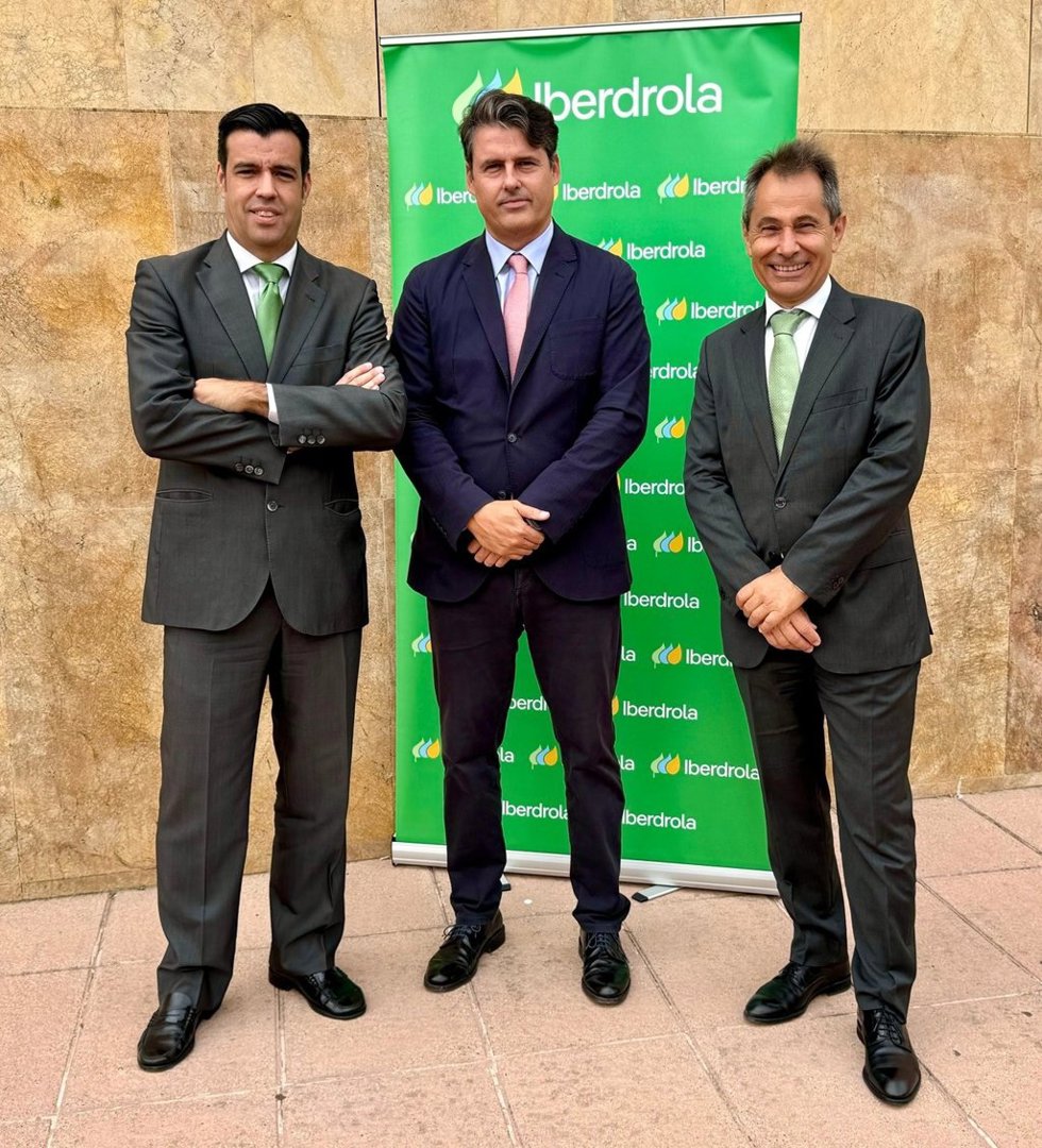 Iberdrola y la patronal de los VTC renuevan el acuerdo para impulsar la electrificación del transporte profesional.