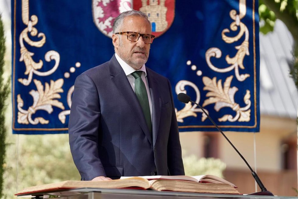 El vicepresidente primero de Castilla y León, Carlos Pollán, durante la ceremonia de posesión de los nuevos miembros del Consejo de Gobierno de Castilla y León.