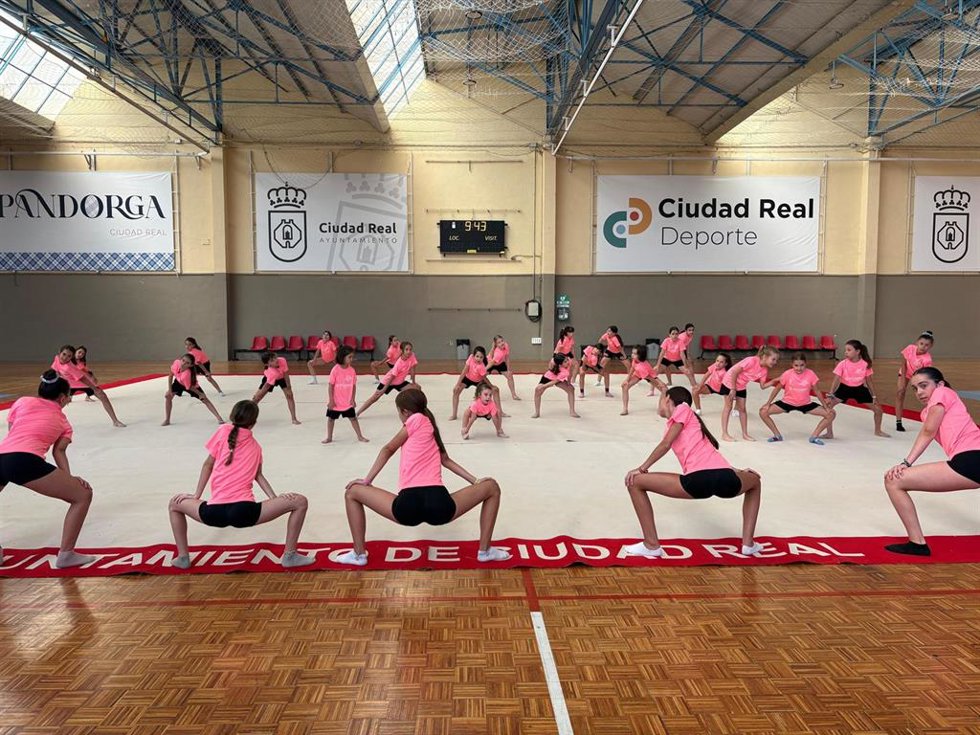 Más de 140 participantes inauguran los campus municipales de patinaje y gimnasia rítmica en Ciudad Real