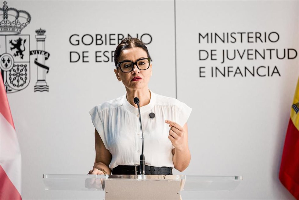 La ministra de Infancia y Juventud, Sira Rego, durante la presentación de los eventos institucionales programados con motivo del mes del Orgullo LGTBIQA+, a 10 de junio de 2026, en Madrid (España). 