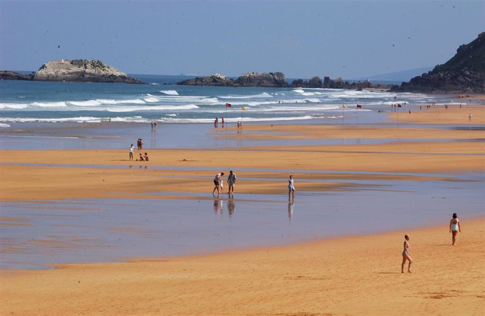 Archivo - Playa de Zarauz.