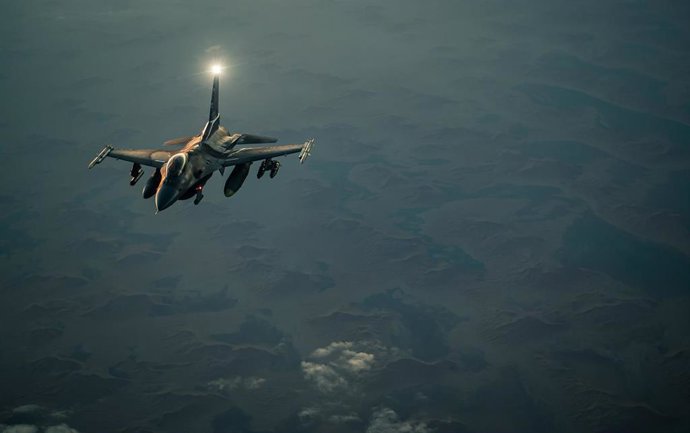 Archivo - Un avión de combate de EEUU participa en las operaciones contra la organización yihadista Al Shabaab en Somalia 