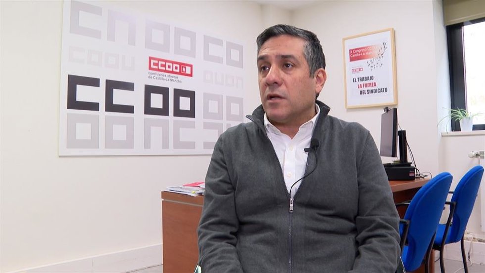 Archivo - El secretario general de CCOO Castilla-La Mancha, Javier Ortega, durante la entrevista concedida a Europa Press.