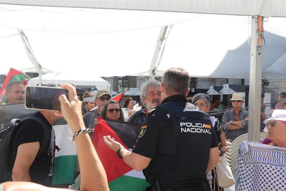 Suspendida la presentación de Marcos-Ricardo Barnatán, boicoteado por colectivos propalestinos