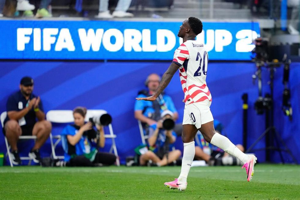 Folarin Balogun celebra un gol con la selección de los Estados Unidos en el Mundial 2026