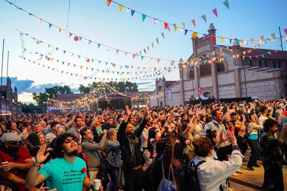 La 42ª edición de Veranos de la Villa arranca con un homenaje a la canción del verano.