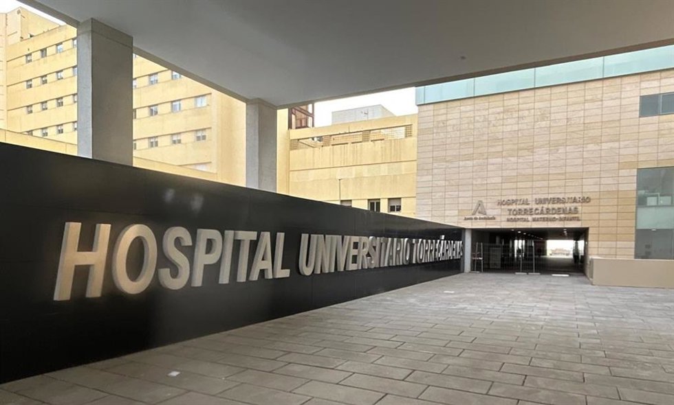 Acceso al Hospital Universitario Torrecárdenas (HUT) de Almería.