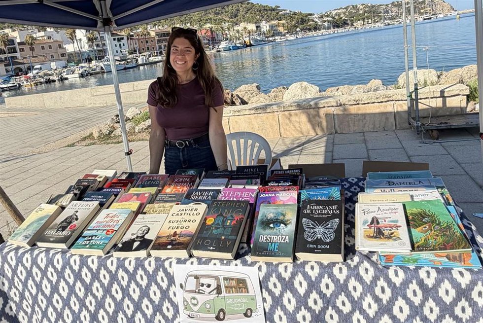La Biblioteca Jaime Bover de Ansratx realiza un programa para fomentar la lectura en el municipio.