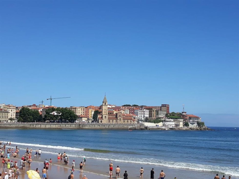 Archivo - Playa de San Lorenzo