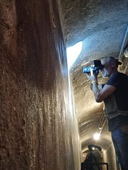 Labores para la recuperación y conservación de los grafitis históricos de los Refugios de la Guerra Civil de Almería.