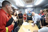 Llorca dice que las condiciones meteorológicas han permitido que el fuego de Soneja no haya avanzado mucho