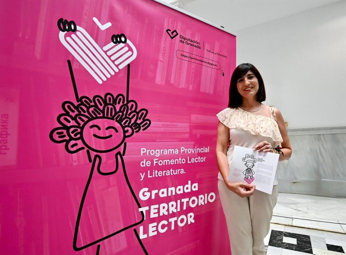 La diputada de Cultura y Educación, Pilar Caracuel, en la presentación del programa ‘Granada Territorio Lector’.